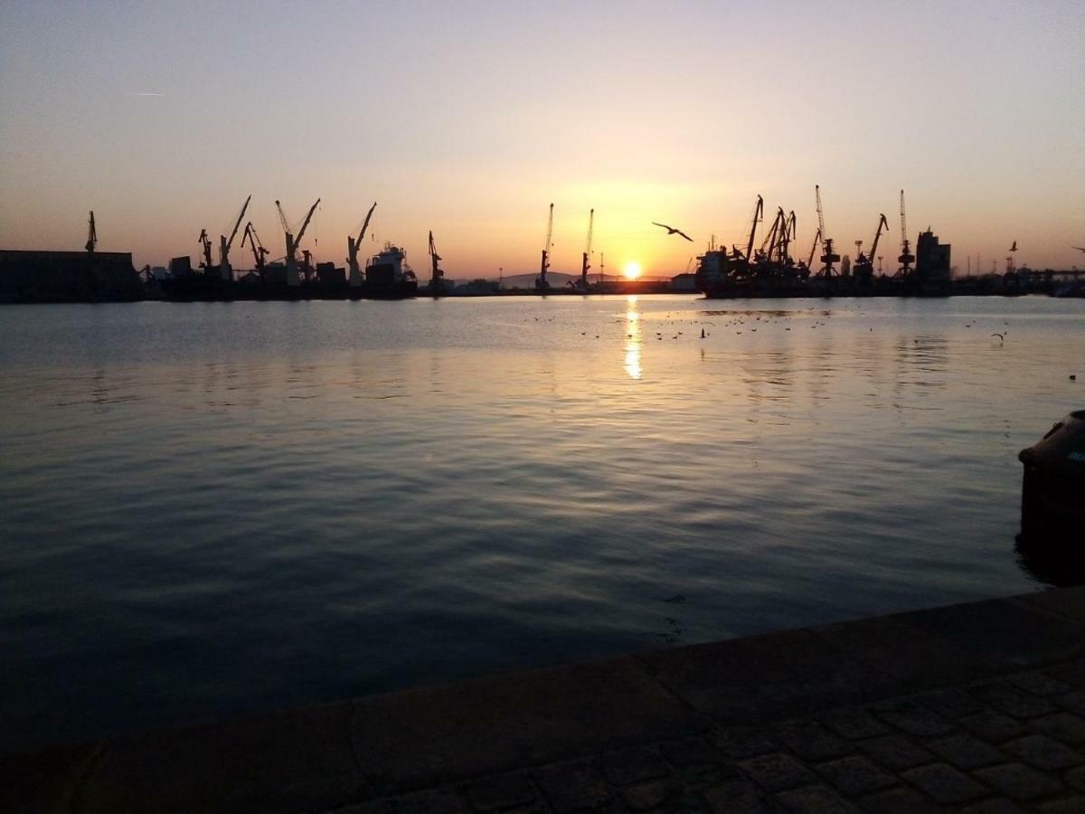 Emona Apartment Burgas ภายนอก รูปภาพ